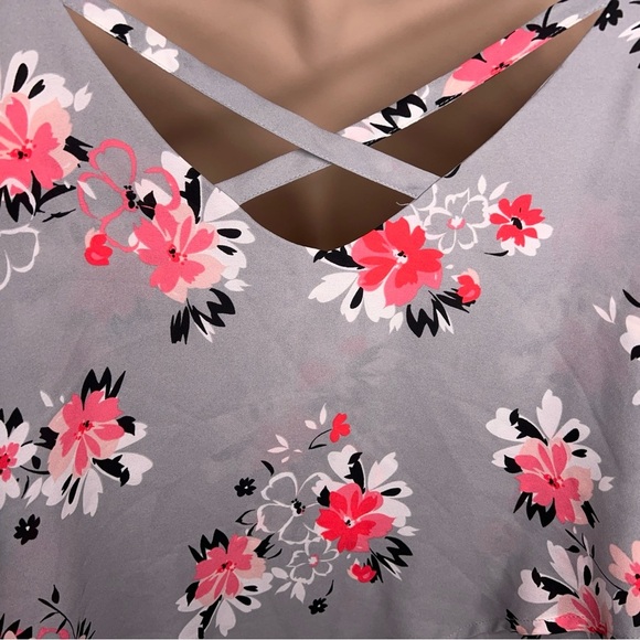 Size 12 Torrid 0 Grey Pink Floral Flowy Blouse Layered Vneck Tank - Picture 9 of 11